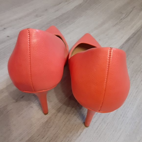 Shoes - Picture 4 of 4